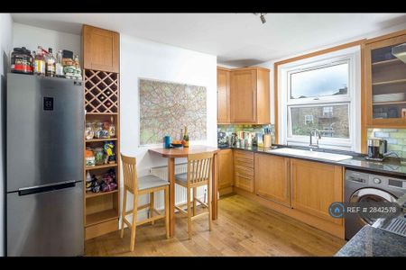 2 bedroom flat to rent - Photo 5