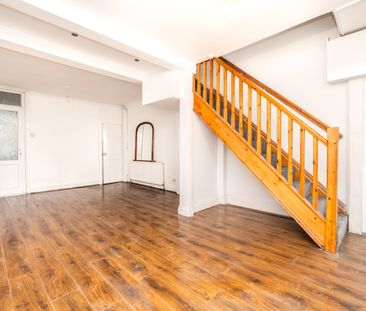 3 Bed Terraced House, Dawlish Road, E10 - Photo 1