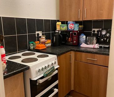 2 Bed Flat, Caird Drive, G11 - Photo 5