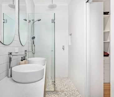 Exceptional family haven in Lane Cove's finest Avenue - Photo 5