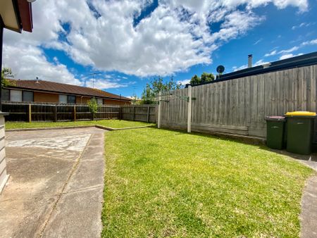 21 Richmond Crescent, Geelong - Photo 3