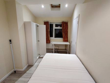 Room in a Shared House, School Road, BS4 - Photo 2