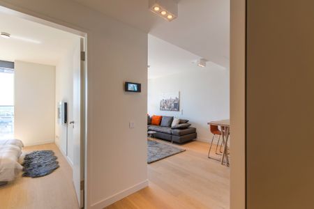 City-Residence: High-End-Wohnung (15.Stock) in spektakulärem Wohnturm - Photo 4