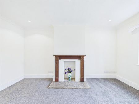 3 bedroom detached house to rent - Photo 2
