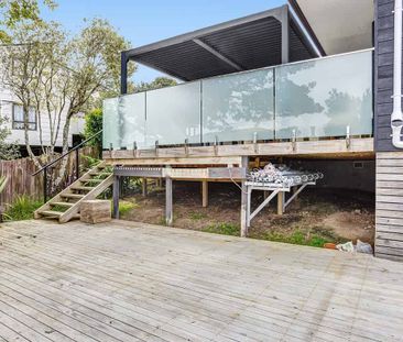 Charming 4BR Browns Bay Haven - Photo 1