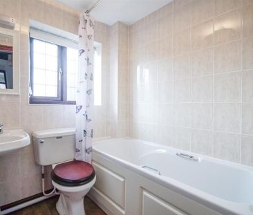 3 bedroom end of terrace house to rent - Photo 5