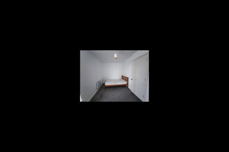 Room in a Shared Flat, Loom Street, M4 - Photo 2