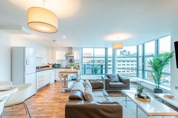 2 Bed Flat, St George Building, LS1 - Photo 1