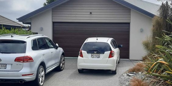 Executive Spacious Family Home in Prime Subdivision - Photo 3