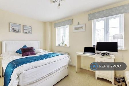 3 bedroom end of terrace house to rent - Photo 5