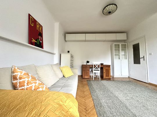 Zobacz >>> Klimatyczne M w kamienicy na Woli 38 m² - Zdjęcie 1