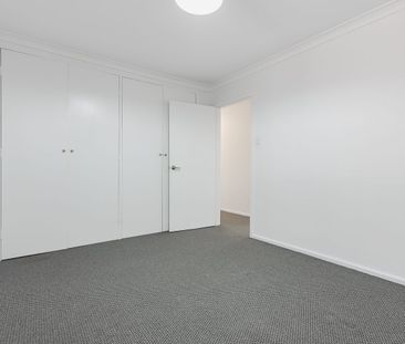 Bright & Charming Villa in Prime Tuart Hill Location! - Photo 4