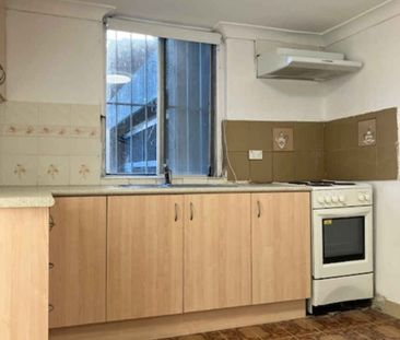 LARGE STUDIO APARTMENT IN SOUGHT AFTER LOCATION - Photo 3