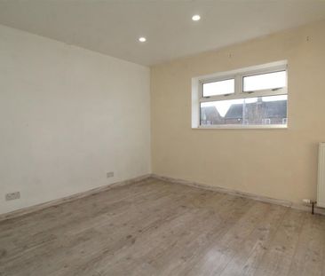 Almond Road, Peterborough - Photo 5