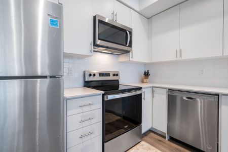 For Lease - 3425 Ridgeway Drive Unit# 11, Mississauga, Ontario - Photo 2