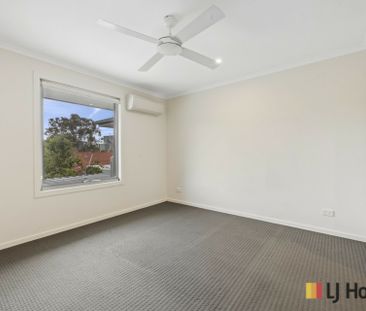 Modern Two Bedroom Home - Photo 3