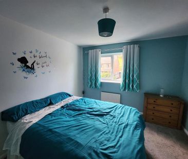 3 bedroom semi-detached house to rent - Photo 4