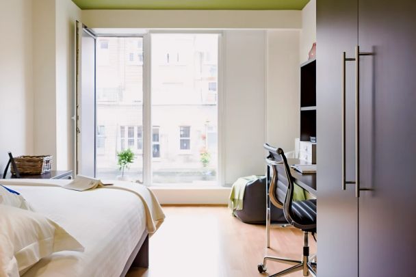 Bronze Studio Mid Level - Photo 1