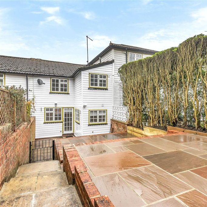 2 bedroom terraced house to rent - Photo 1