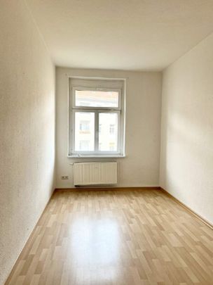 ++ Umfassende Renovierungsarbeiten vor Bezug ++ Geräumige 3-Raumwohnung in der Neustadt zu vermieten - Photo 1