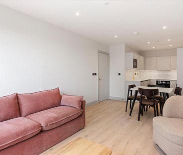 2 bedroom flat to rent - Photo 2