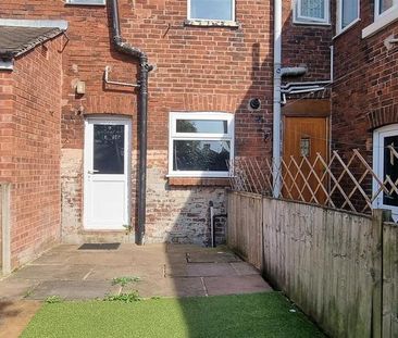 2 bedroom terraced house to rent - Photo 1