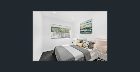 Top-Floor Apartment with City Views and close proximity to Gasworks & Newstead Precinct - Photo 2