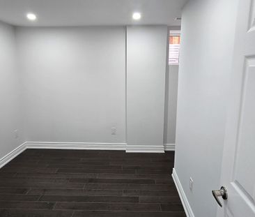 For Lease - 7164 Rosehurst Drive, Mississauga, Ontario - Photo 2