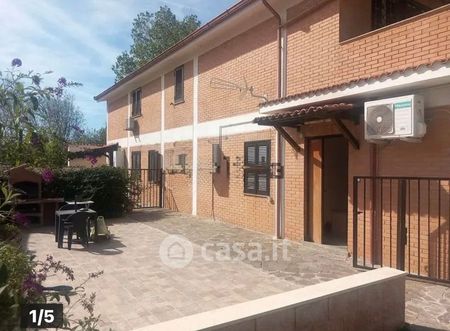 Trilocale in Affitto in Via del Passo del lupo 36 a Roma - Photo 4