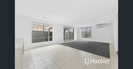 Fresh 3 Bedroom - Photo 2