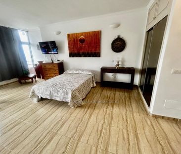 Estudio en alquiler de larga temporada en primera línea de mar – Pu... - Foto 2
