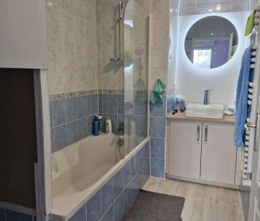 LOCATION APPARTEMENT 2 PIÈCES A BOURGOIN - Photo 6