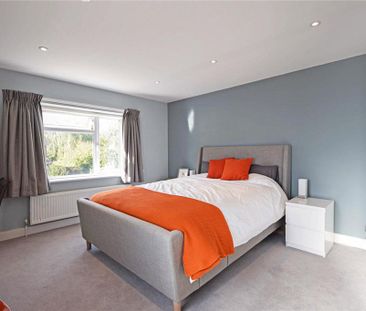 4 bedroom detached house to rent - Photo 3