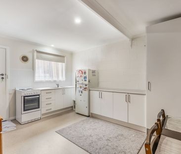 Very well presented 1 Bedroom Unit - Photo 6