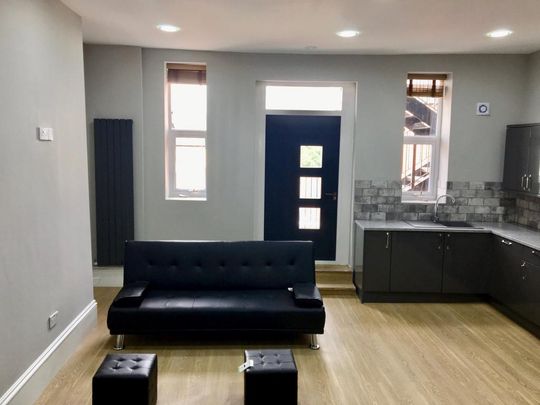 1 bedroom in a house share to rent - Photo 1