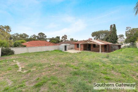 Central Family Home - Photo 2