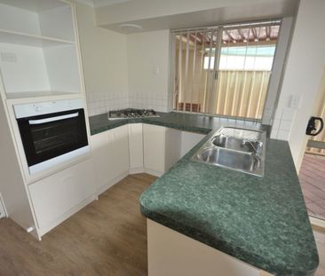 Neat & tidy family home. Only 400m to the beach!!! - Photo 3