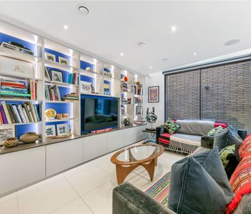 Modern mews home with parking in prime Connaught Village - Photo 3