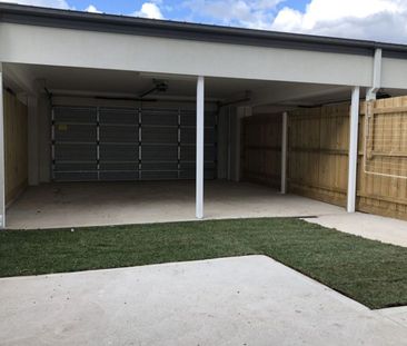 Beautiful 3-Bedroom Home in Roxburgh Park - Photo 5