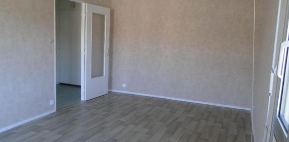 Location Appartement 2 pièces 49m² CLERMONT FERRAND 63000 - Photo 2