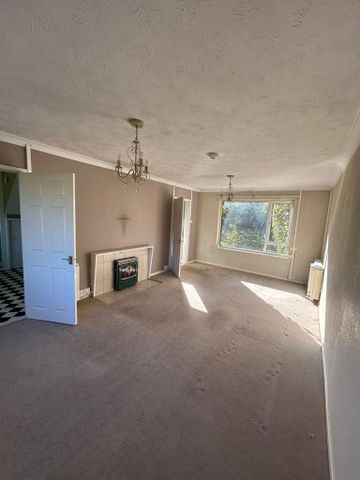 3 bedroom semi-detached house to rent - Photo 4