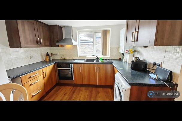 2 bedroom flat to rent - Photo 1