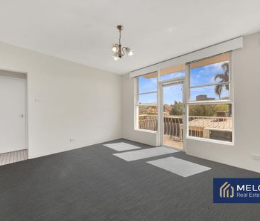 GREAT LOCATION! - Photo 1