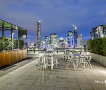 Modern City Living with Scenic Views in the Heart of South Brisbane - Photo 2
