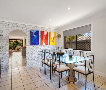 Fully Furnished Home in Mooloolaba! - Photo 3