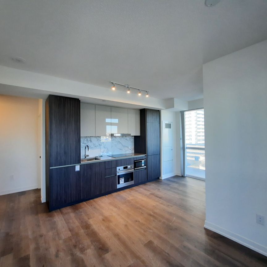 For Lease - 8 Interchange Way Unit# 802, Vaughan, Ontario - Photo 1