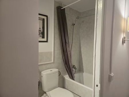 Carrer Gran de Gràcia, Barcelona, Catalonia 08012 - Foto 4