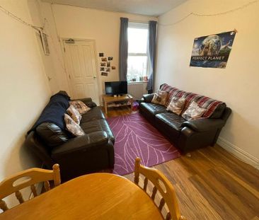 5 bedroom maisonette to rent - Photo 1