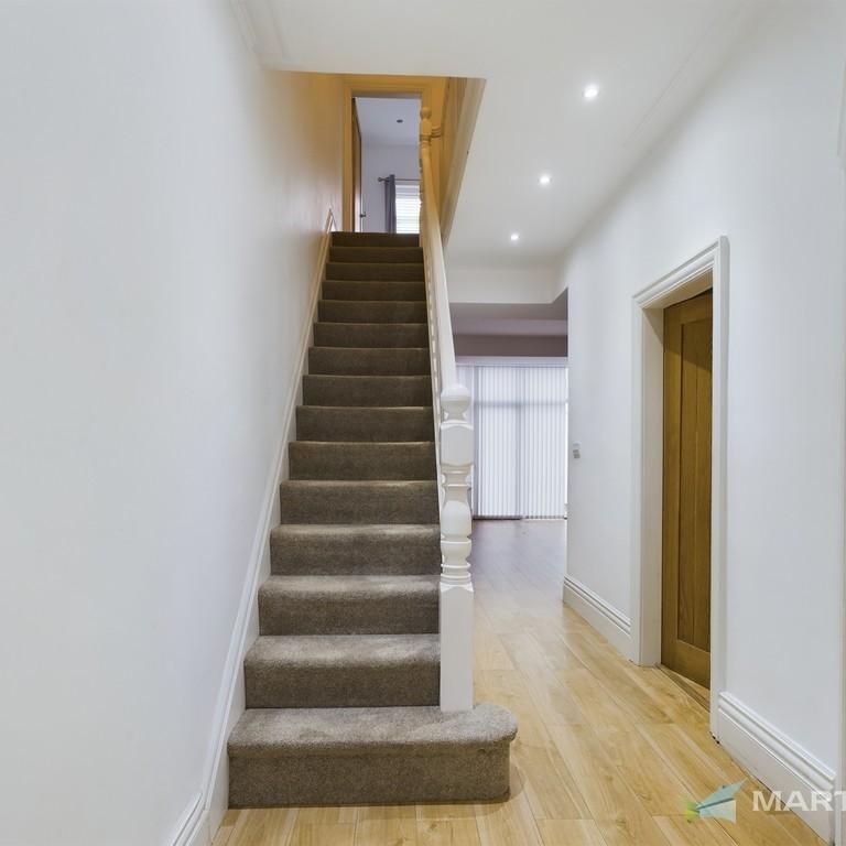 4 bedroom semi-detached house to rent - Photo 1