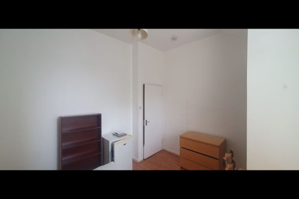 Room in a Shared Flat, Chichele Road, NW2 - Photo 1